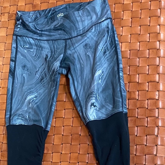 Alo leggings - Picture 2 of 3